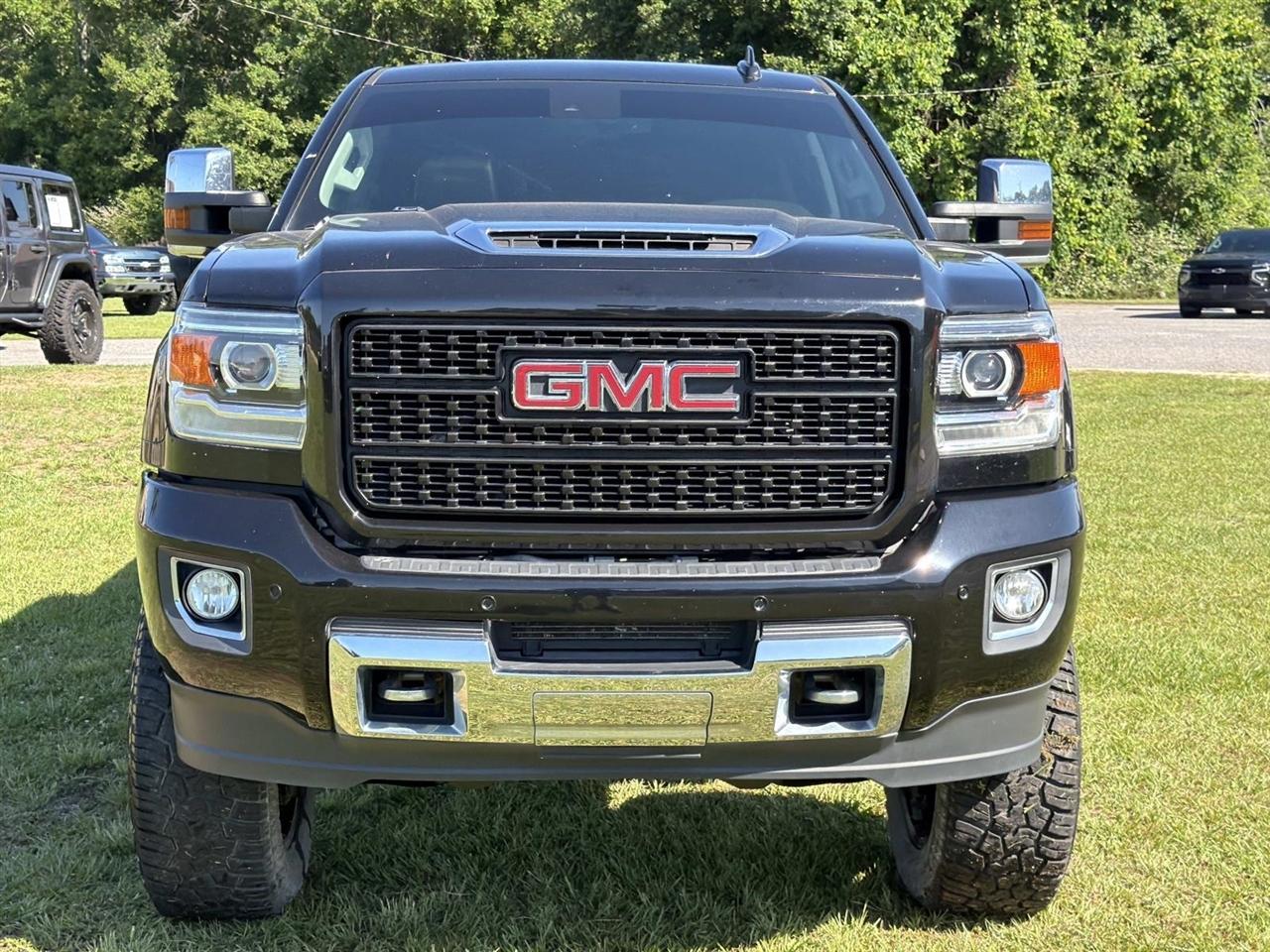 GMC Sierra 2500HD 4WD Crew Cab 153.7" Denali 2019