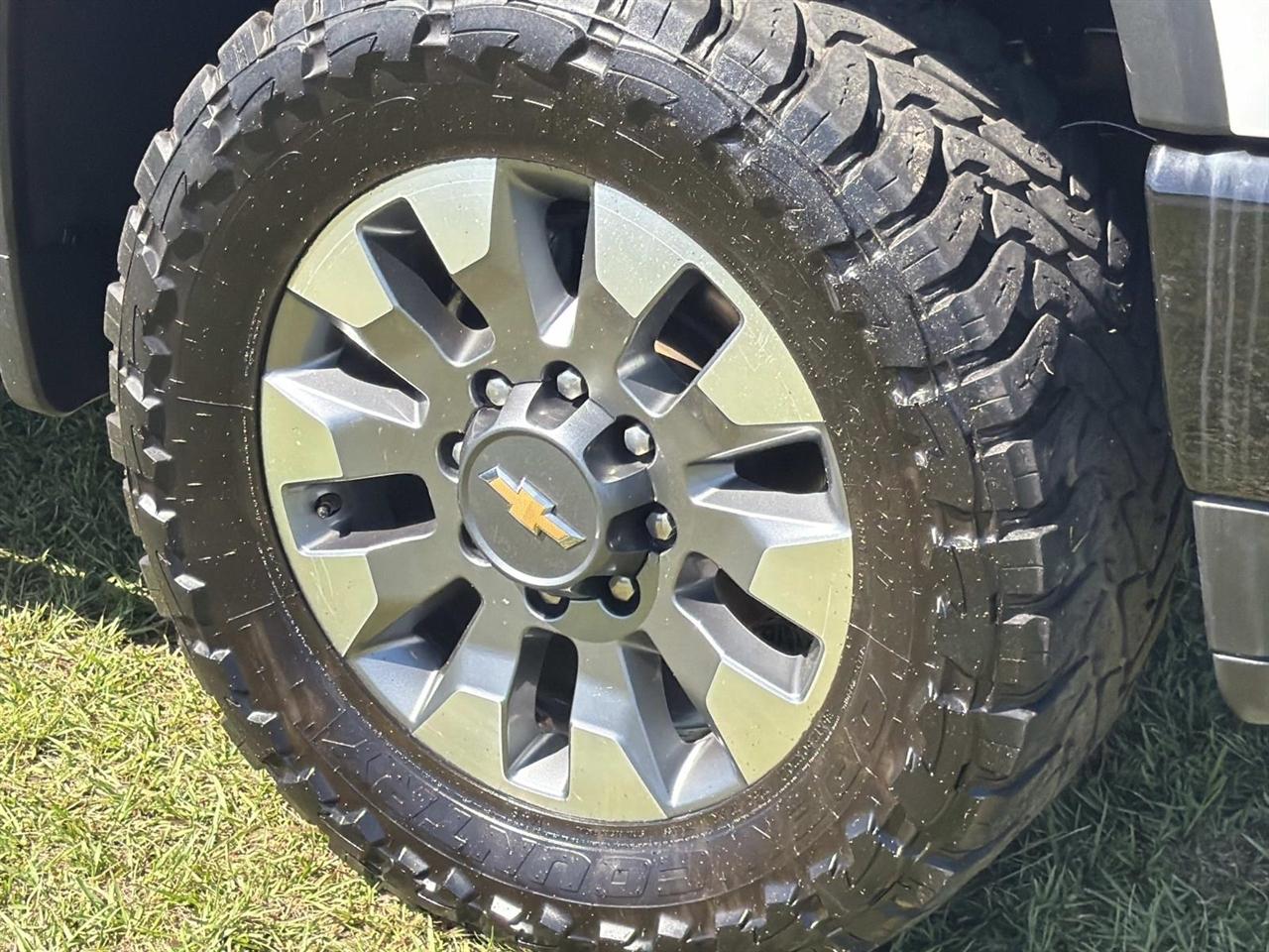 Chevrolet Silverado 2500HD 4WD Crew Cab 159" Custom 2023