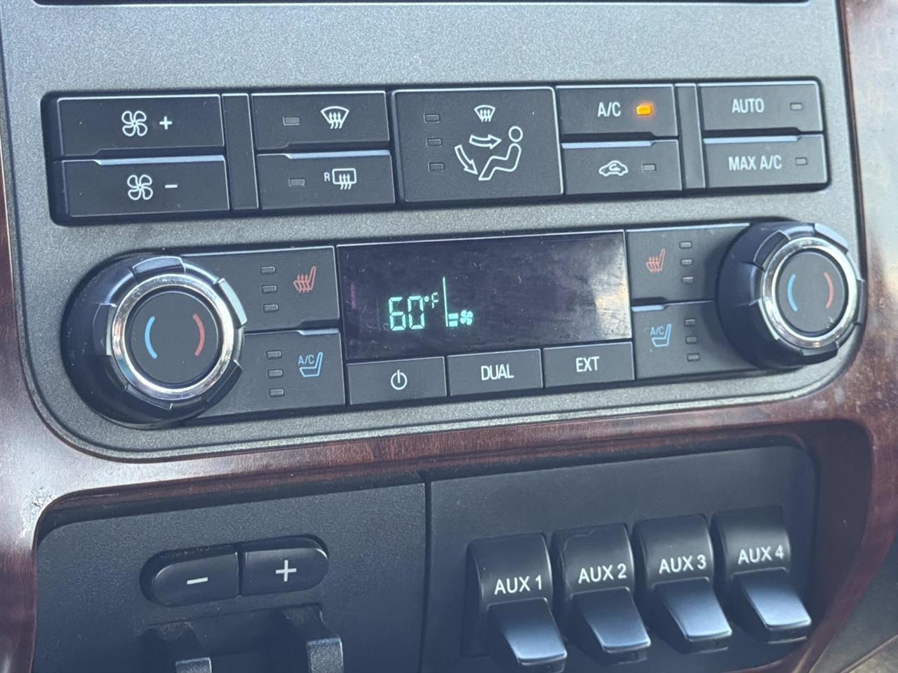 Ford Super Duty F-250 SRW 4WD Crew Cab 156" King Ranch 2012