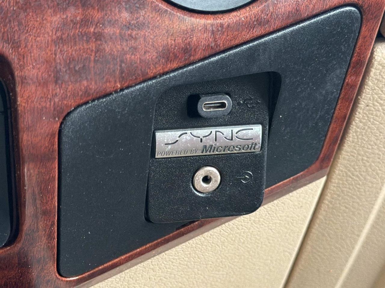 Ford Super Duty F-250 SRW 4WD Crew Cab 156" King Ranch 2011