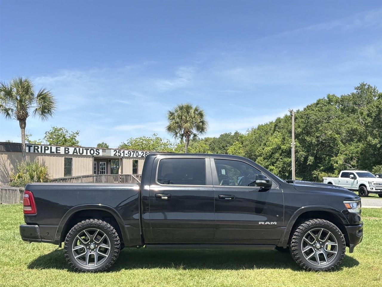 RAM 1500 Laramie 4x4 Crew Cab 5'7" Box 2019