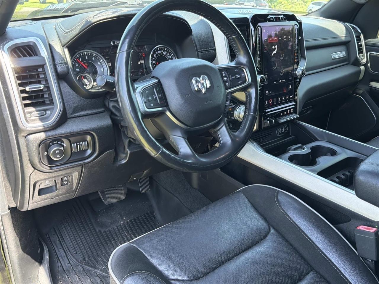 RAM 1500 Laramie 4x4 Crew Cab 5'7" Box 2019