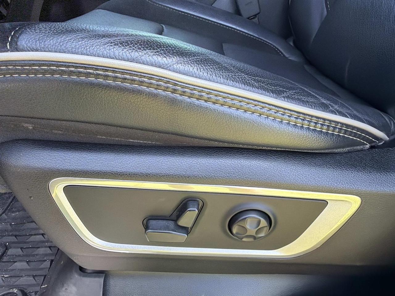 RAM 1500 Laramie 4x4 Crew Cab 5'7" Box 2019