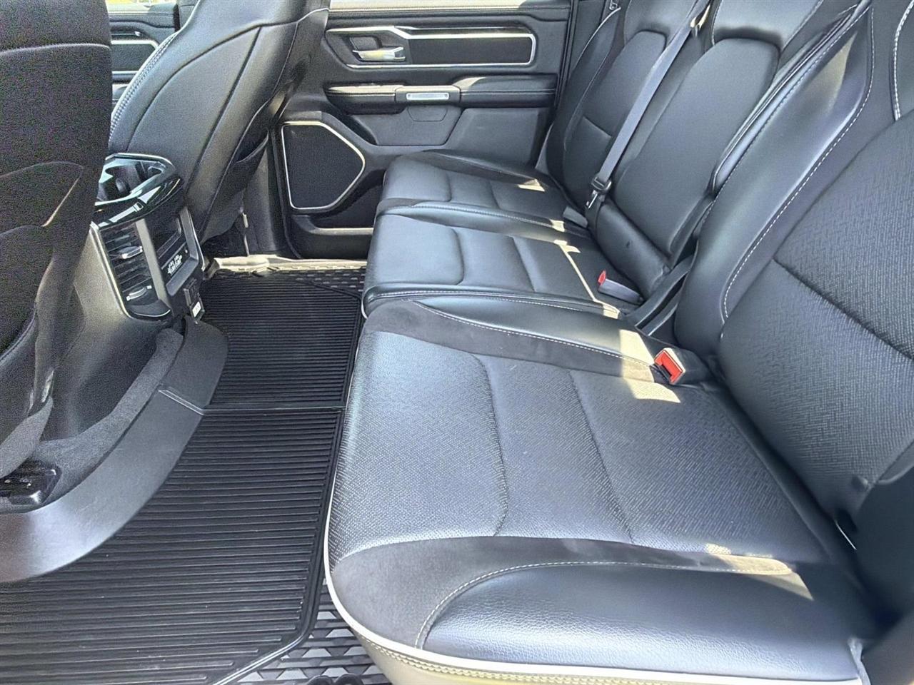RAM 1500 Laramie 4x4 Crew Cab 5'7" Box 2019