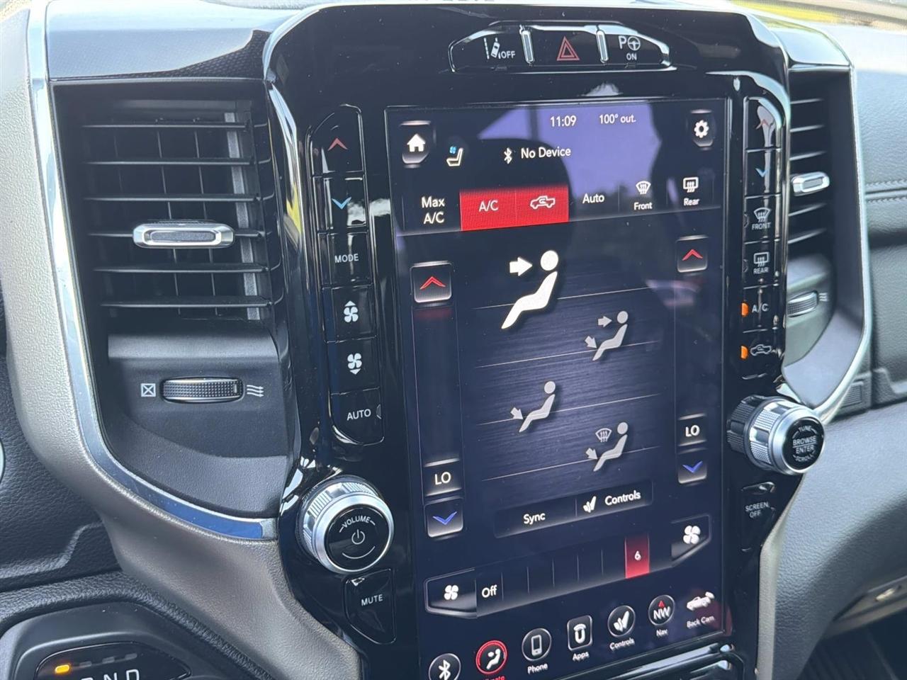 RAM 1500 Laramie 4x4 Crew Cab 5'7" Box 2019