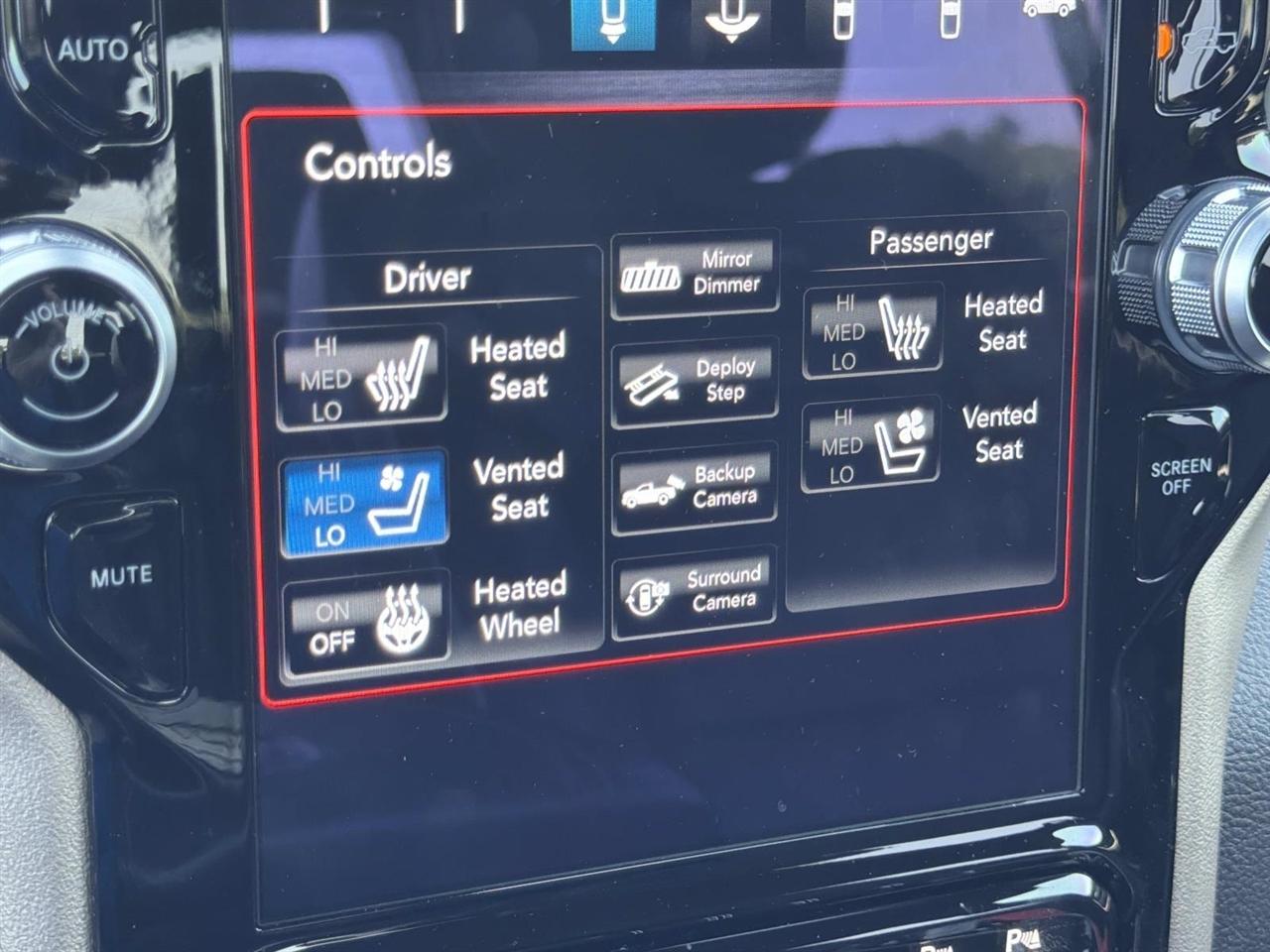 RAM 1500 Laramie 4x4 Crew Cab 5'7" Box 2019