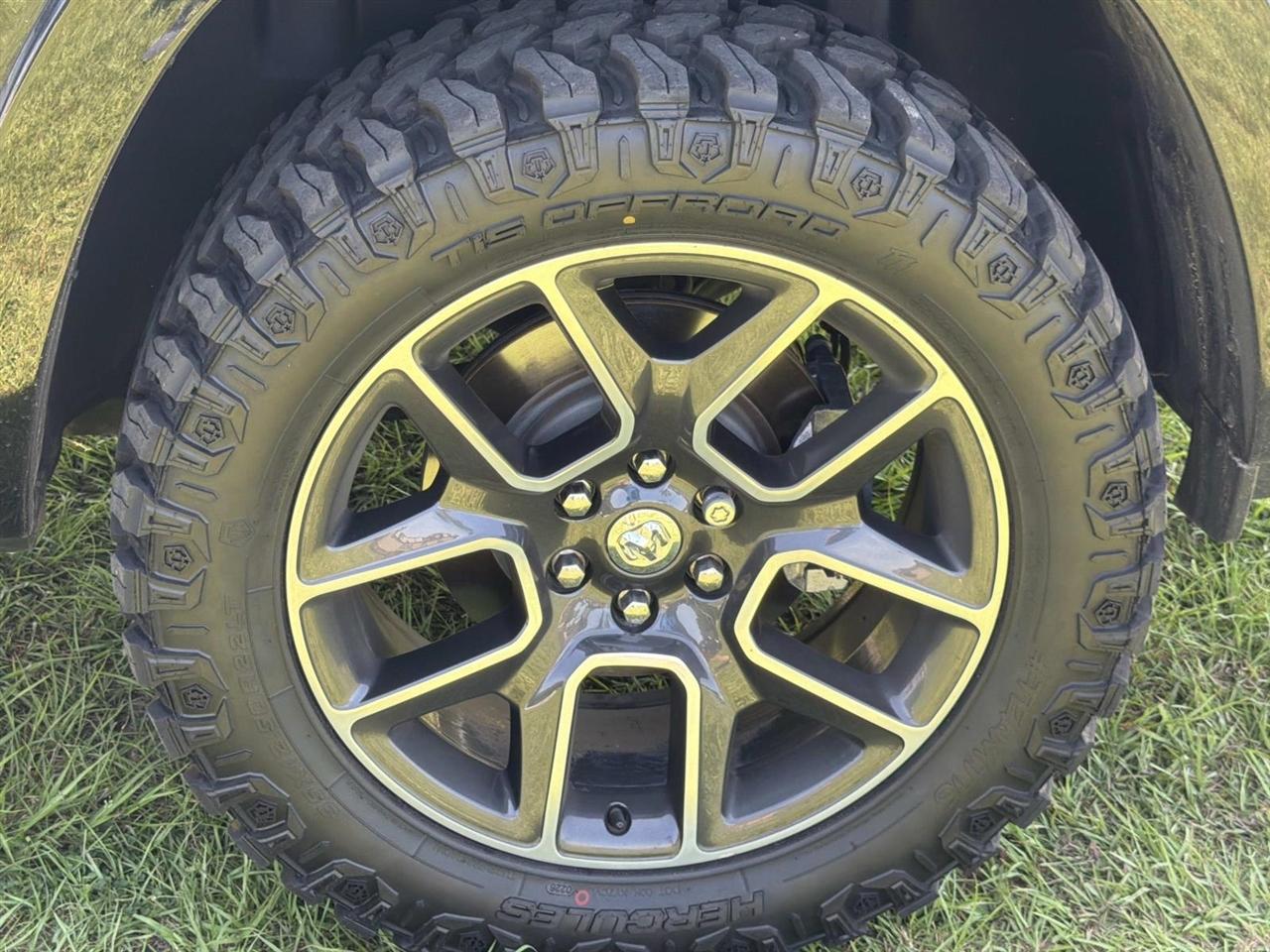 RAM 1500 Laramie 4x4 Crew Cab 5'7" Box 2019
