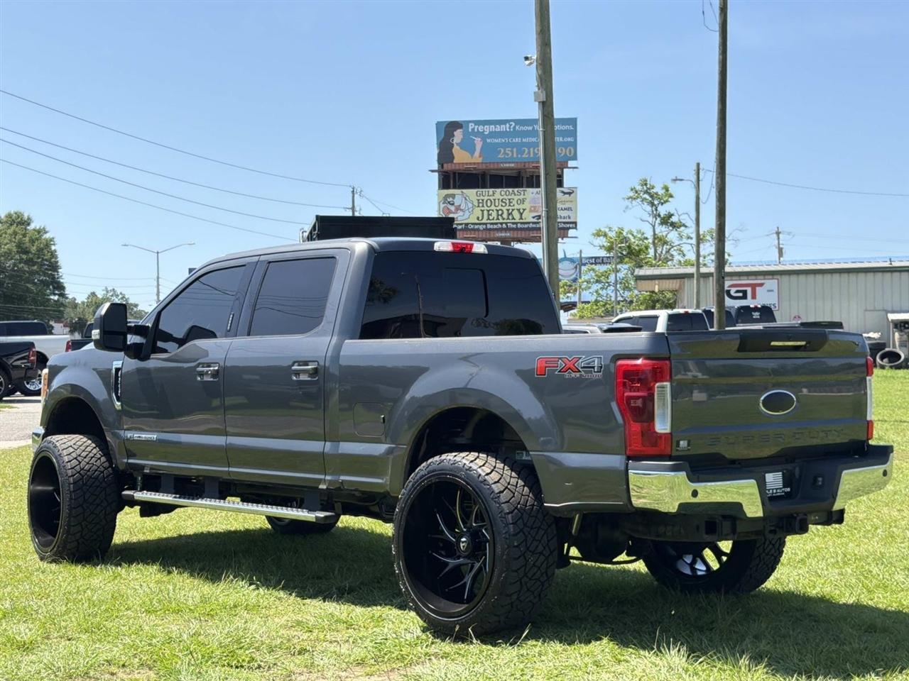 Ford Super Duty F-250 SRW King Ranch 4WD Crew Cab 8' Box 2017