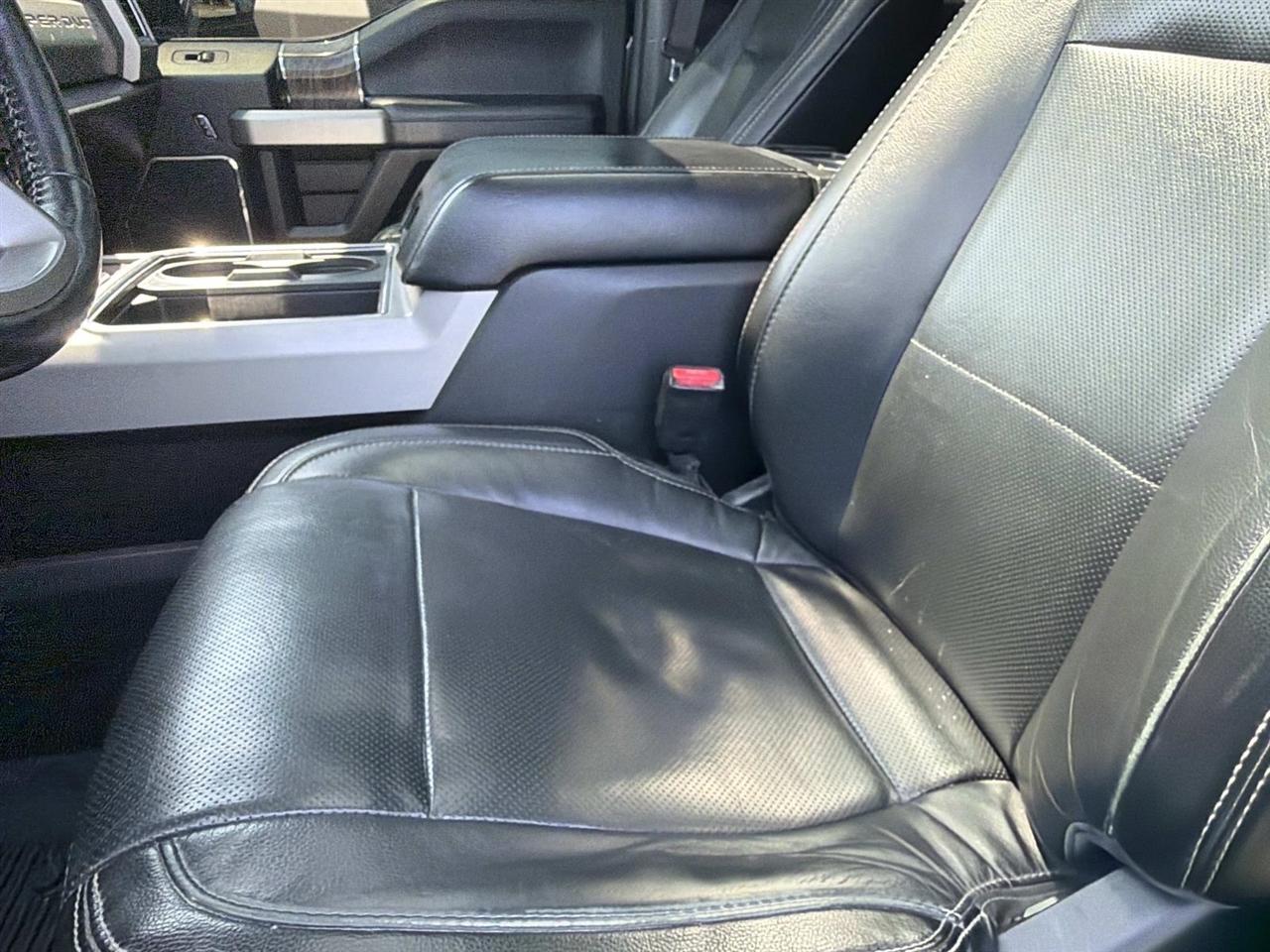 Ford Super Duty F-250 SRW King Ranch 4WD Crew Cab 8' Box 2017