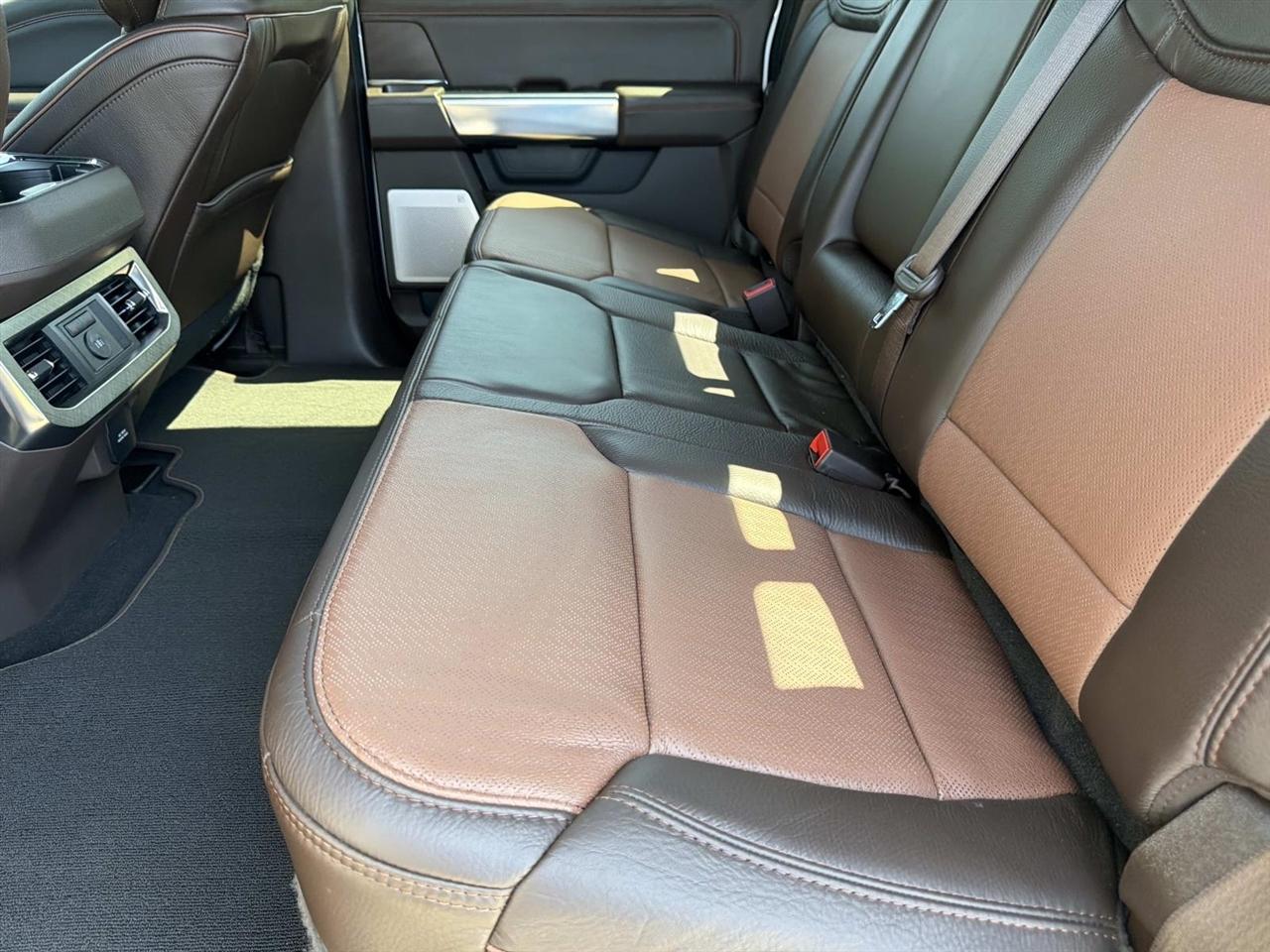 Ford Super Duty F-250 SRW King Ranch 4WD Crew Cab 8' Box 2025