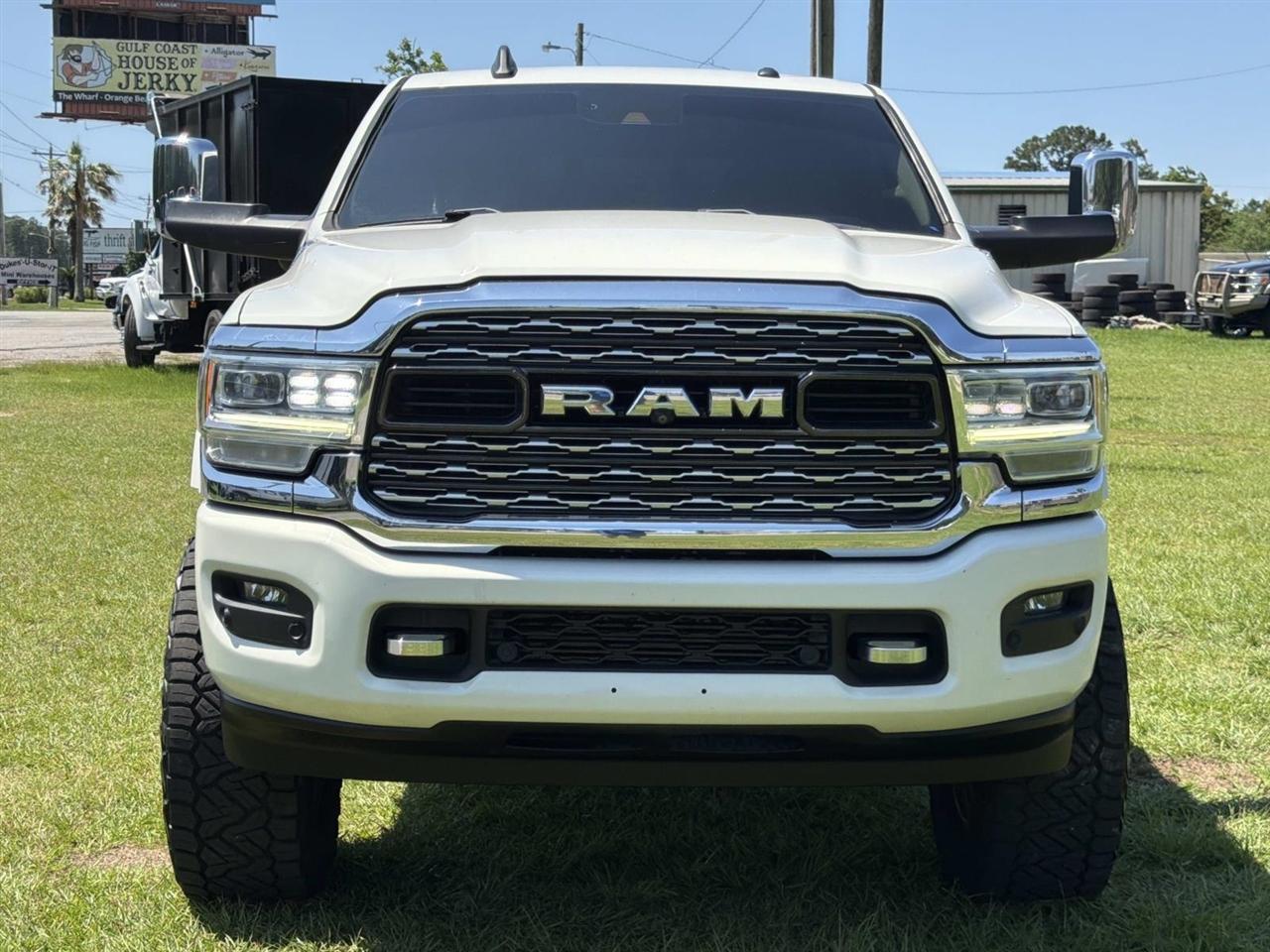 RAM 2500 Limited 4x4 Mega Cab 6'4" Box 2020