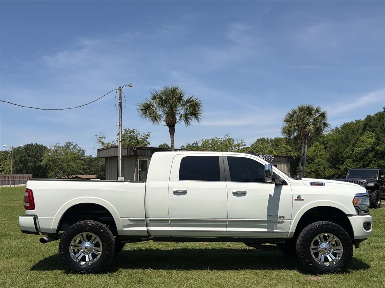 RAM 2500 Limited 4x4 Mega Cab 6'4" Box 2020