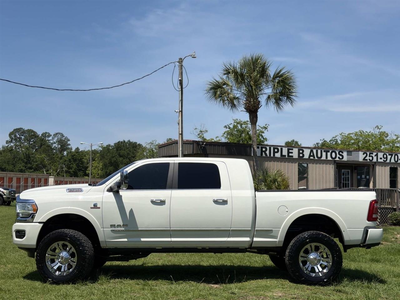 RAM 2500 Limited 4x4 Mega Cab 6'4" Box 2020