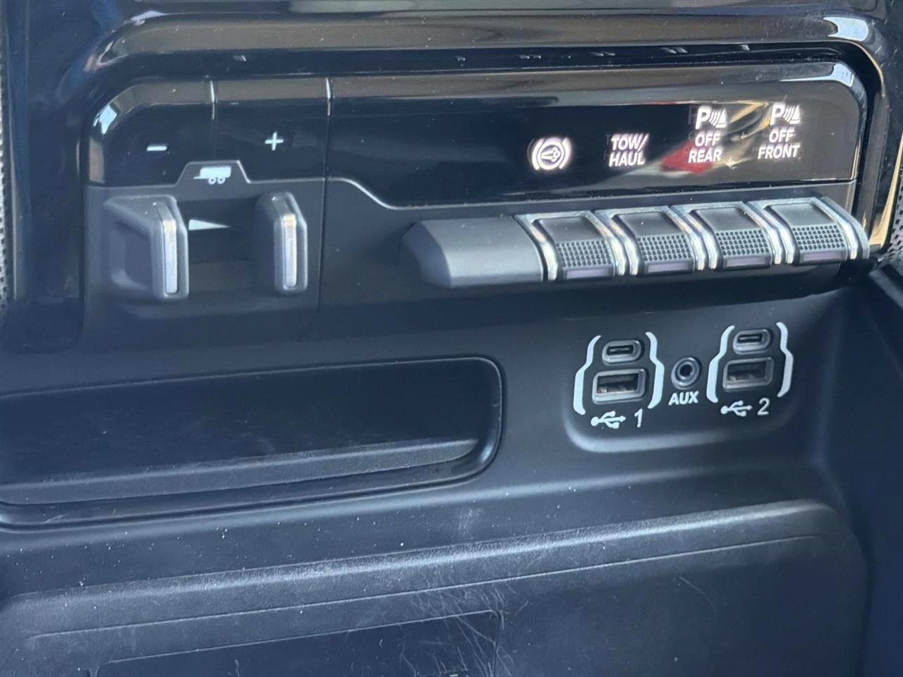 RAM 2500 Limited 4x4 Mega Cab 6'4" Box 2020