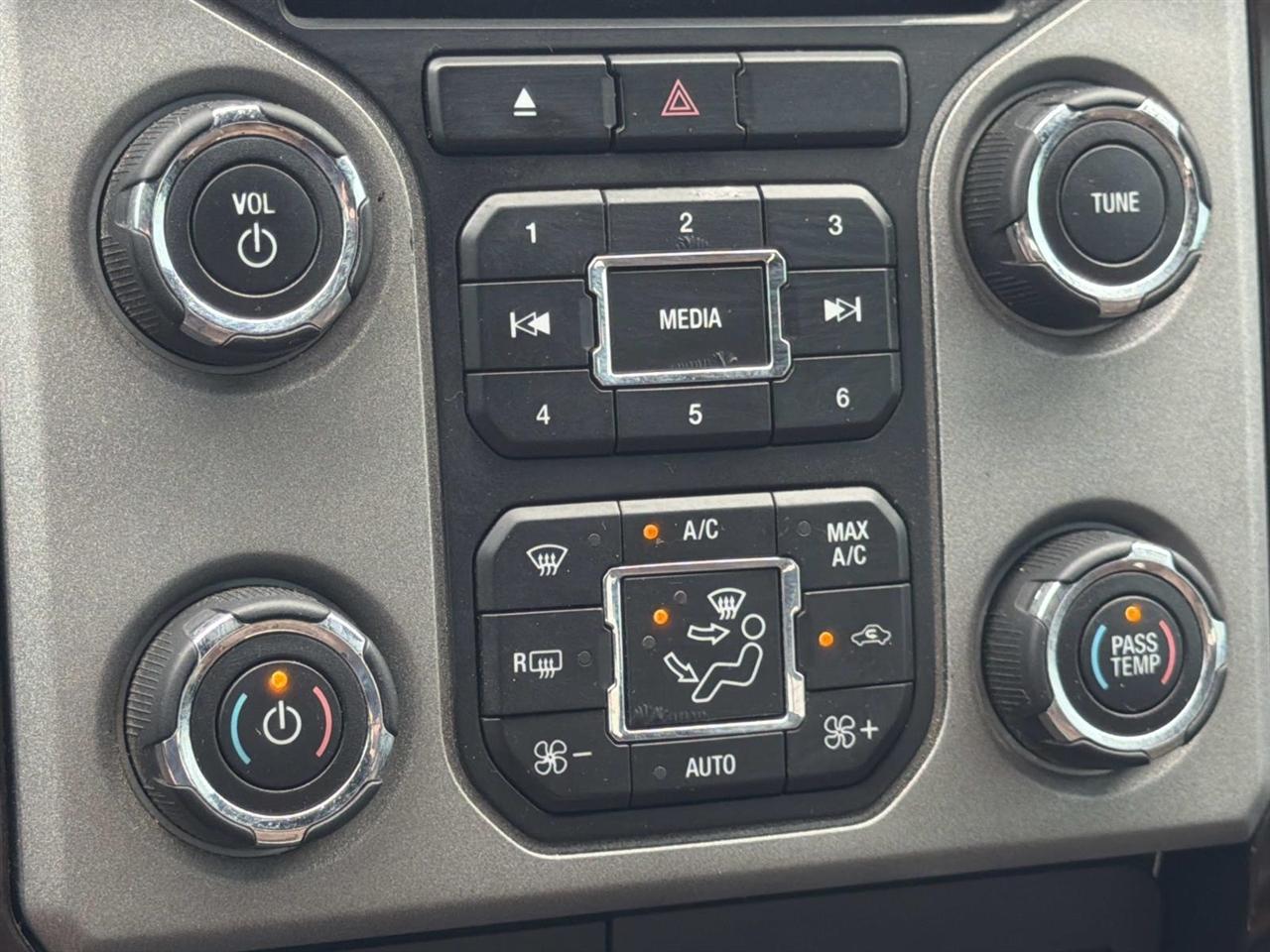 Ford Super Duty F-250 SRW 4WD Crew Cab 172" Platinum 2016