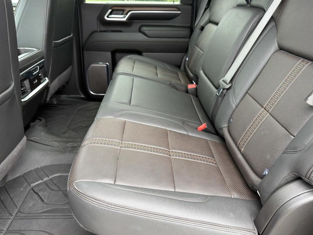 Chevrolet Silverado 2500HD 4WD Crew Cab 159" High Country 2024
