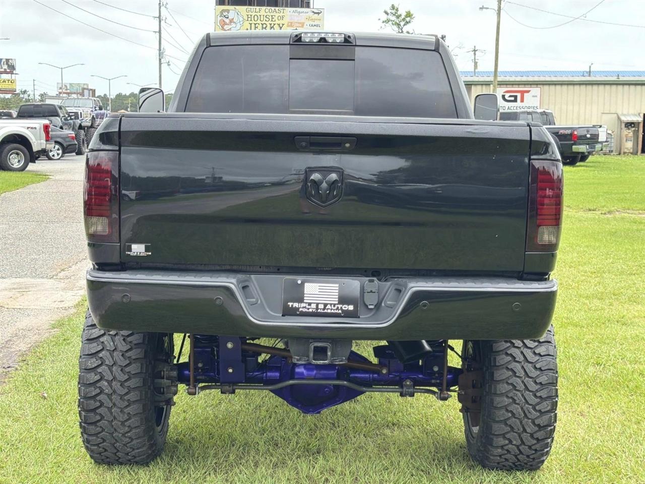 RAM 2500 Laramie 4x4 Mega Cab 6'4" Box 2017