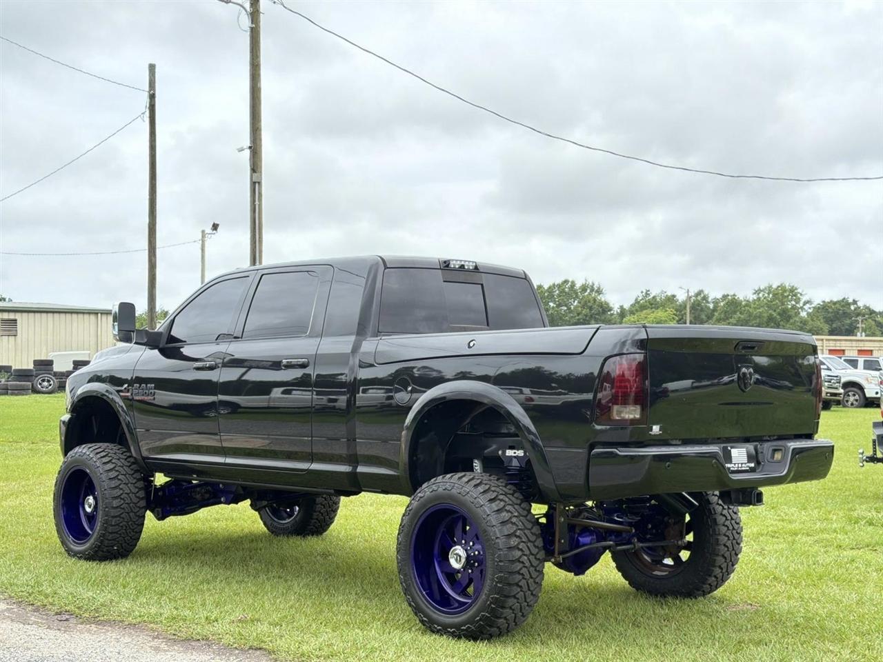 RAM 2500 Laramie 4x4 Mega Cab 6'4" Box 2017
