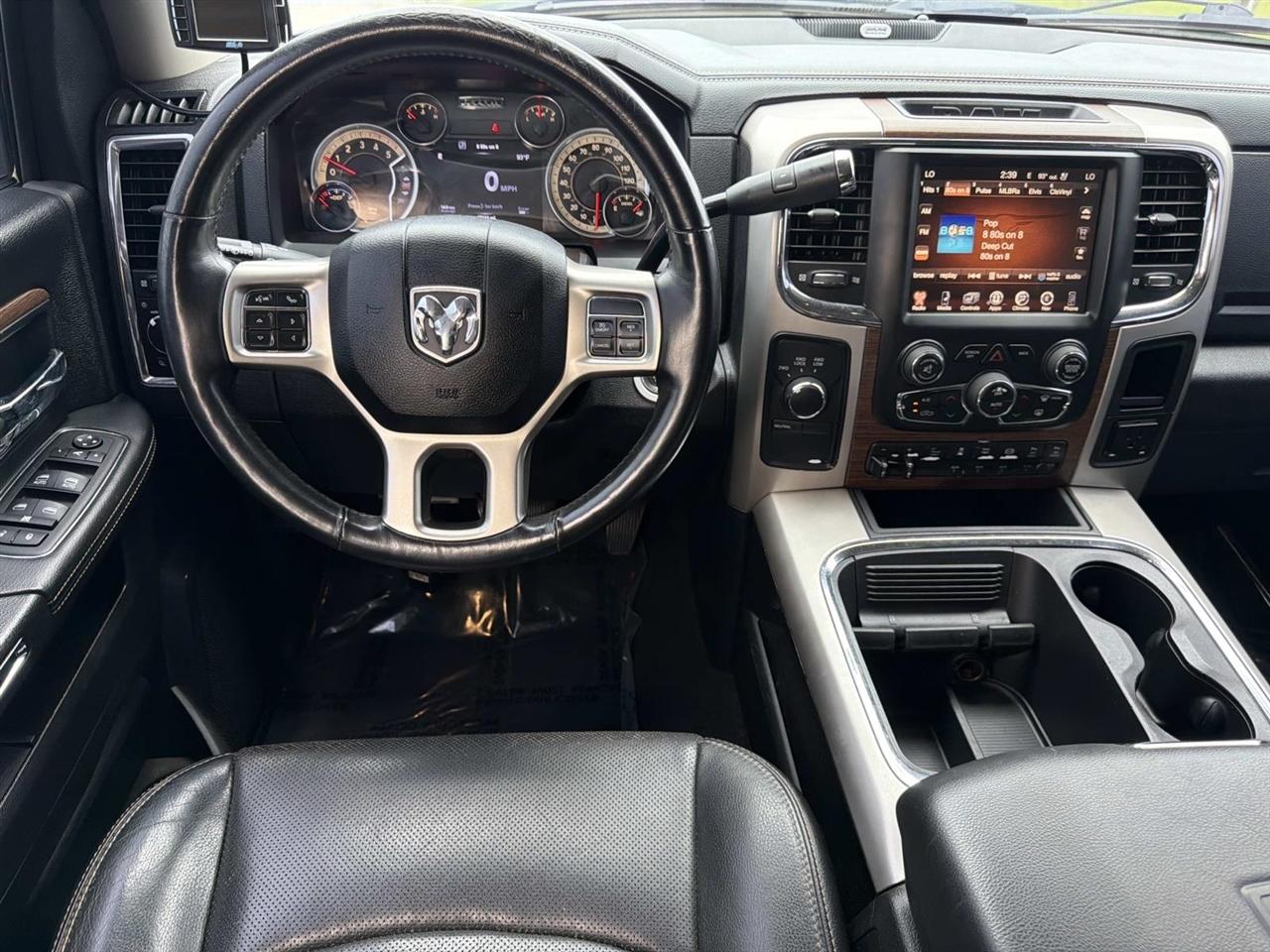 RAM 2500 Laramie 4x4 Mega Cab 6'4" Box 2017