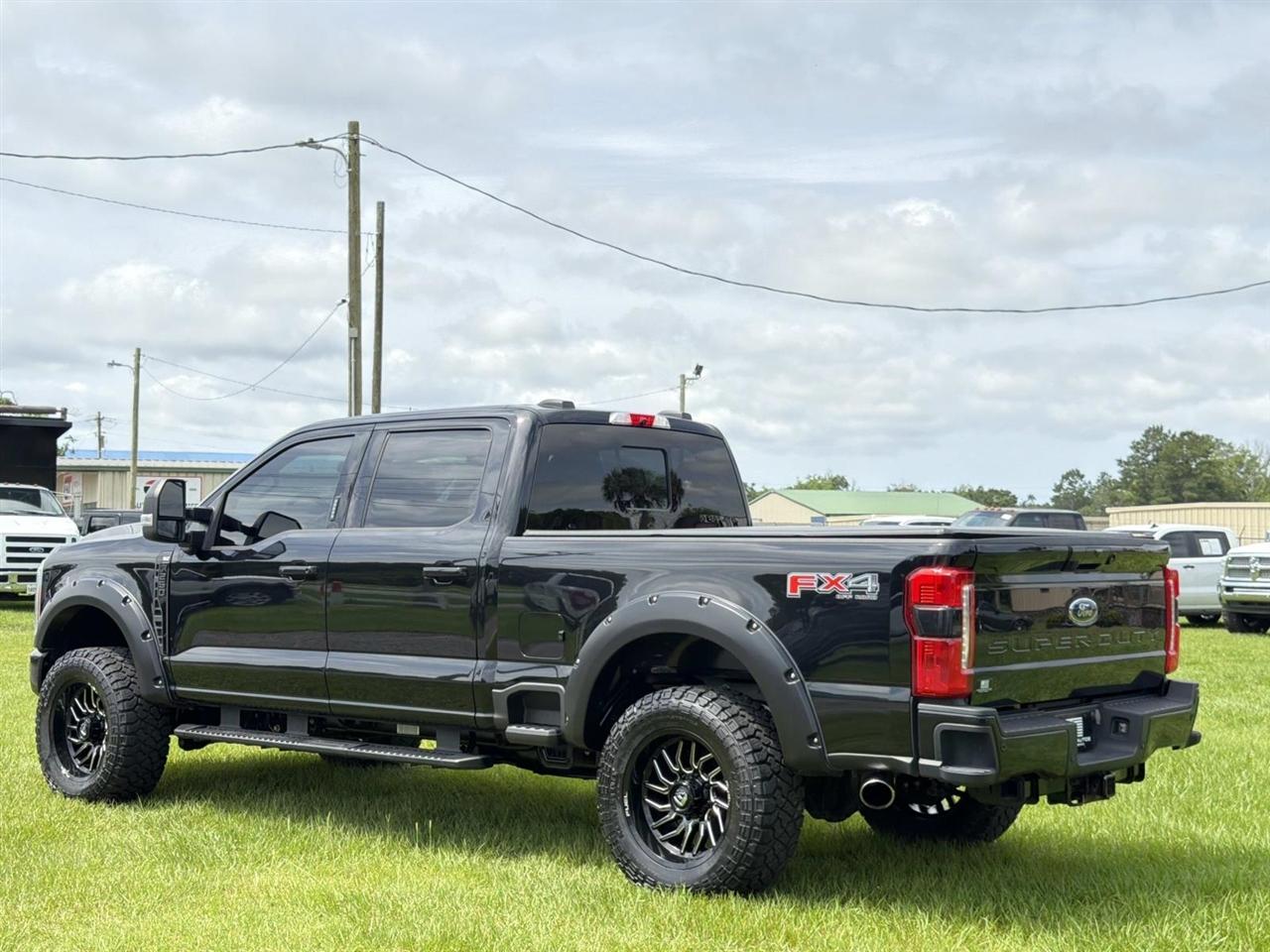 Ford Super Duty F-250 SRW King Ranch 4WD Crew Cab 8' Box 2023