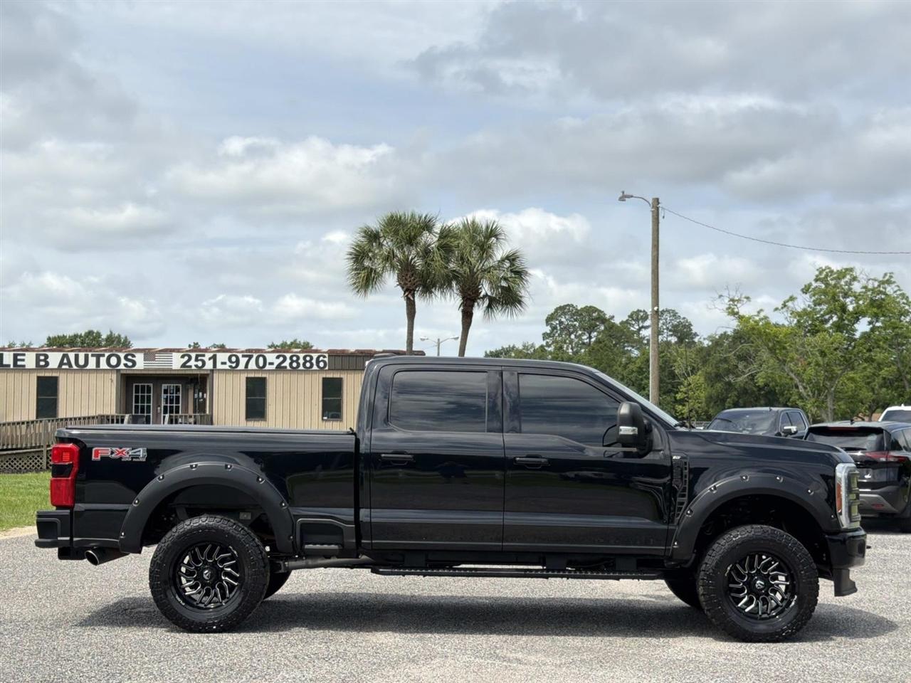 Ford Super Duty F-250 SRW King Ranch 4WD Crew Cab 8' Box 2023