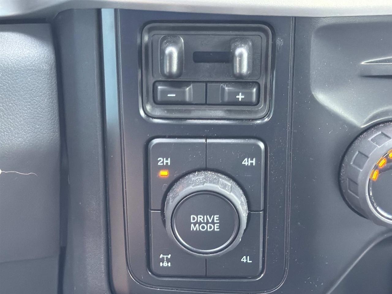 Ford Super Duty F-250 SRW King Ranch 4WD Crew Cab 8' Box 2025
