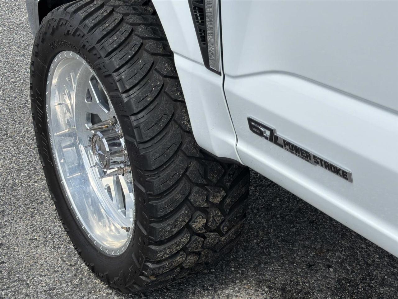 Ford Super Duty F-250 SRW King Ranch 4WD Crew Cab 8' Box 2025