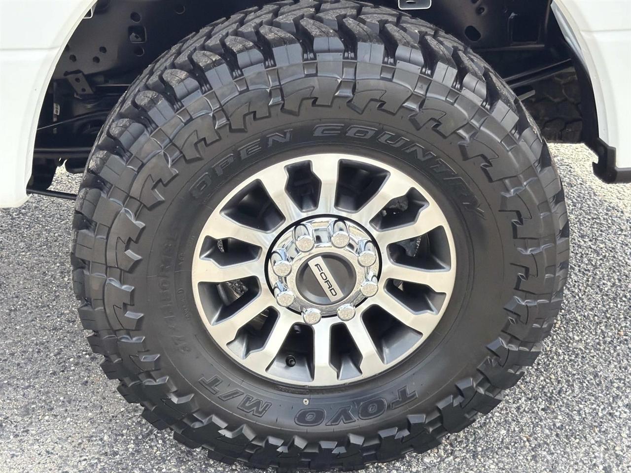 Ford Super Duty F-250 SRW King Ranch 4WD Crew Cab 8' Box 2022