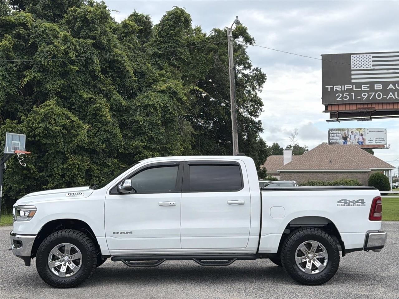 RAM 1500 Laramie 4x4 Crew Cab 5'7" Box 2023