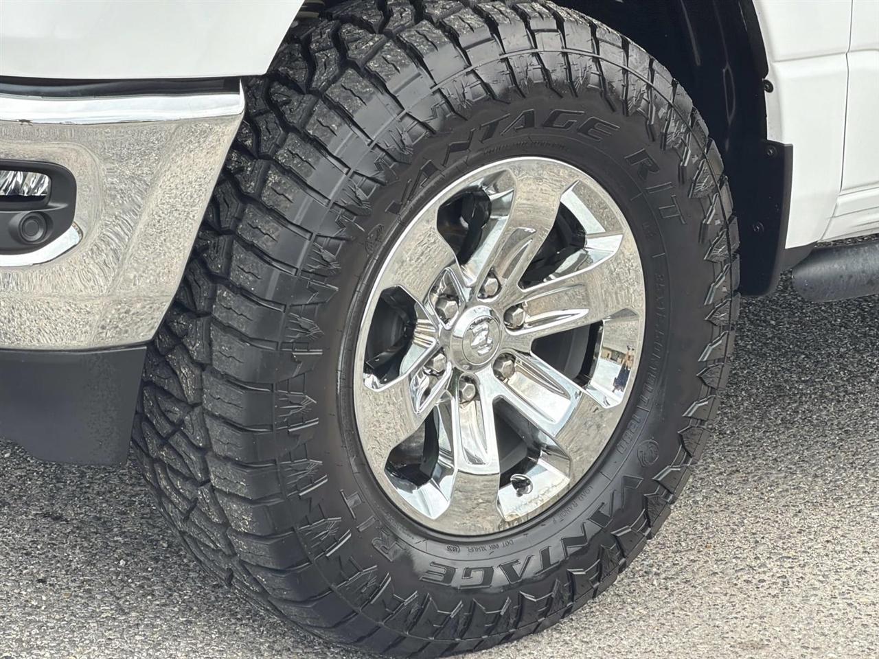 RAM 1500 Laramie 4x4 Crew Cab 5'7" Box 2023