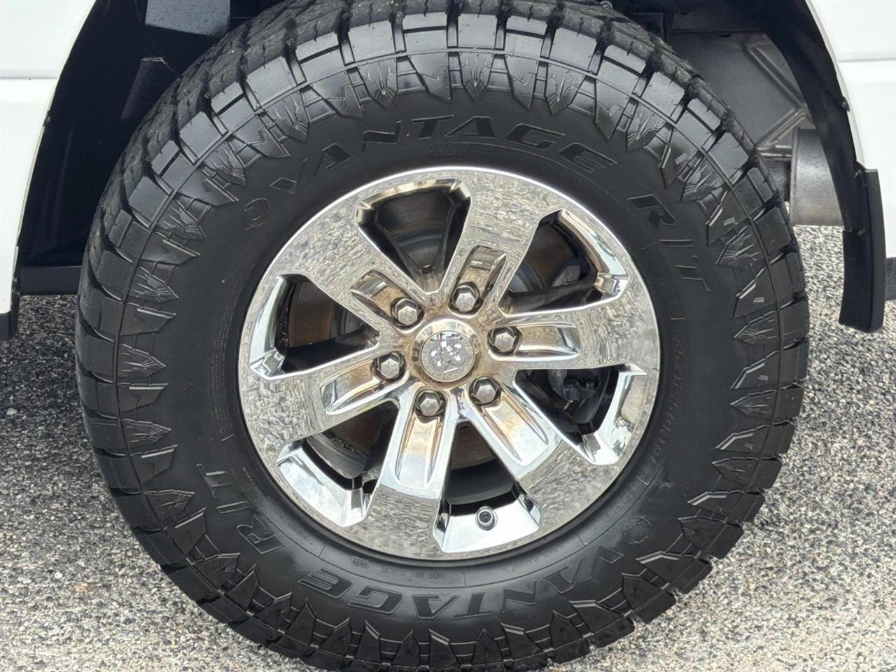 RAM 1500 Laramie 4x4 Crew Cab 5'7" Box 2023