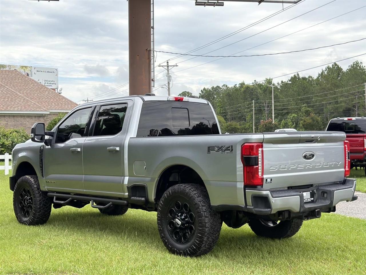 Ford Super Duty F-350 SRW King Ranch 4WD Crew Cab 8' Box 2023