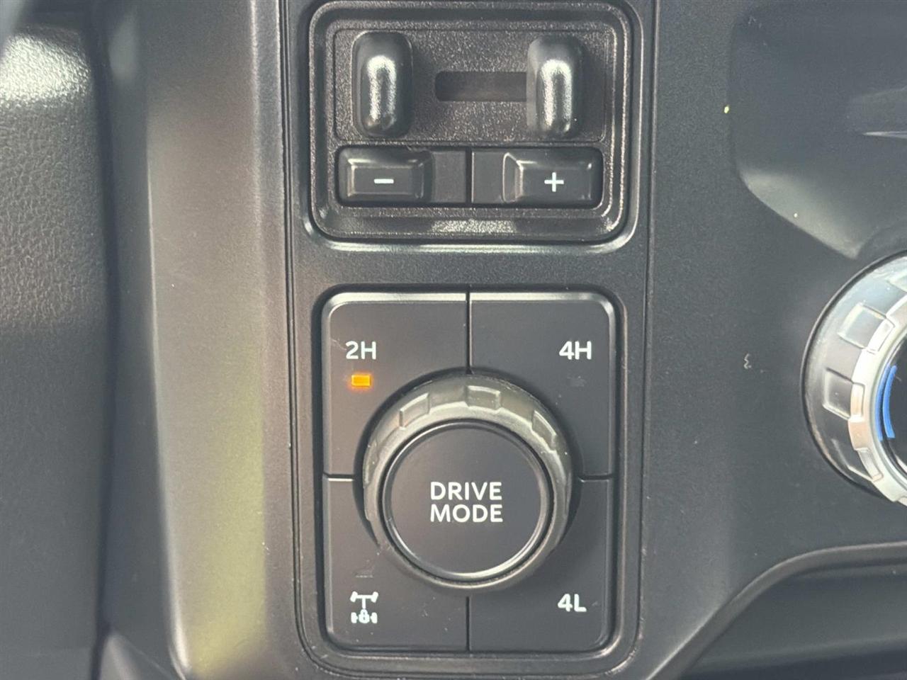 Ford Super Duty F-350 SRW King Ranch 4WD Crew Cab 8' Box 2023