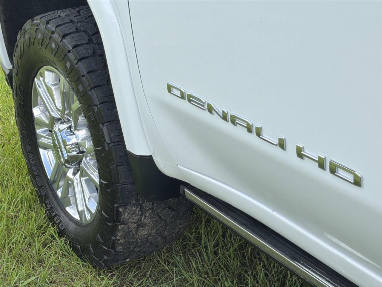 GMC Sierra 2500HD 4WD Crew Cab 159" Denali 2023