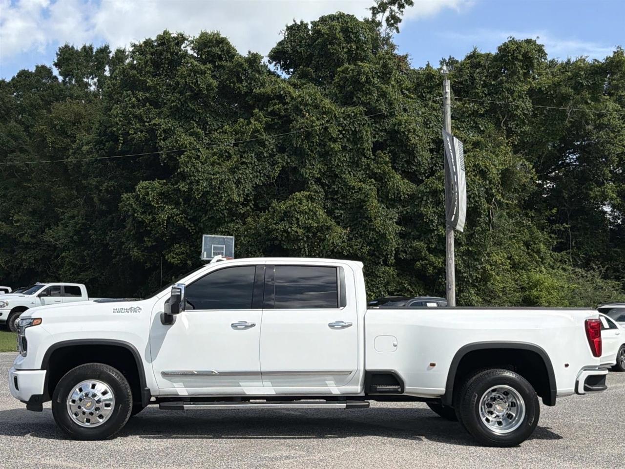 Chevrolet Silverado 3500HD 4WD Crew Cab 172" High Country 2024