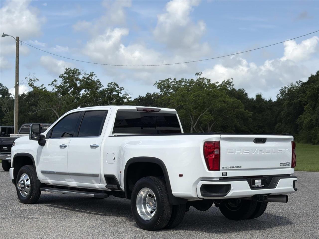 Chevrolet Silverado 3500HD 4WD Crew Cab 172" High Country 2024