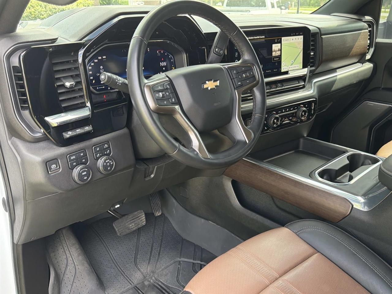 Chevrolet Silverado 3500HD 4WD Crew Cab 172" High Country 2024