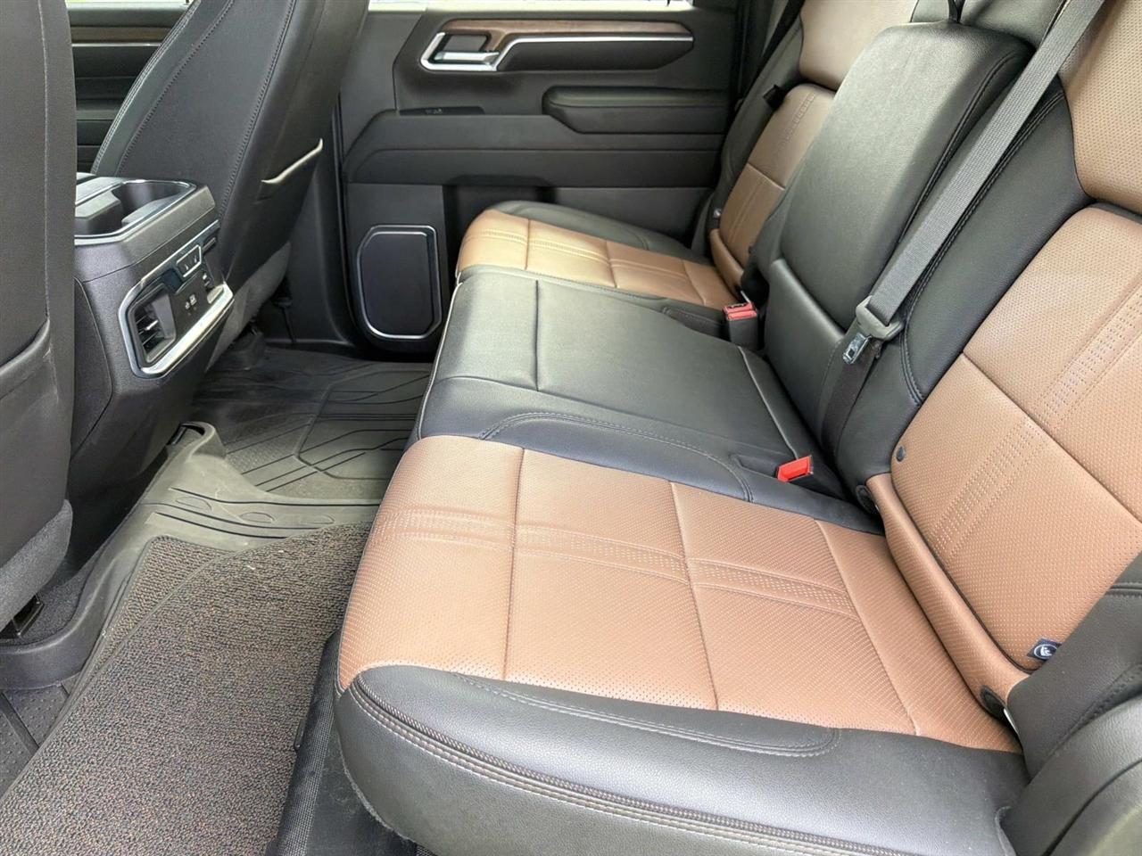 Chevrolet Silverado 3500HD 4WD Crew Cab 172" High Country 2024
