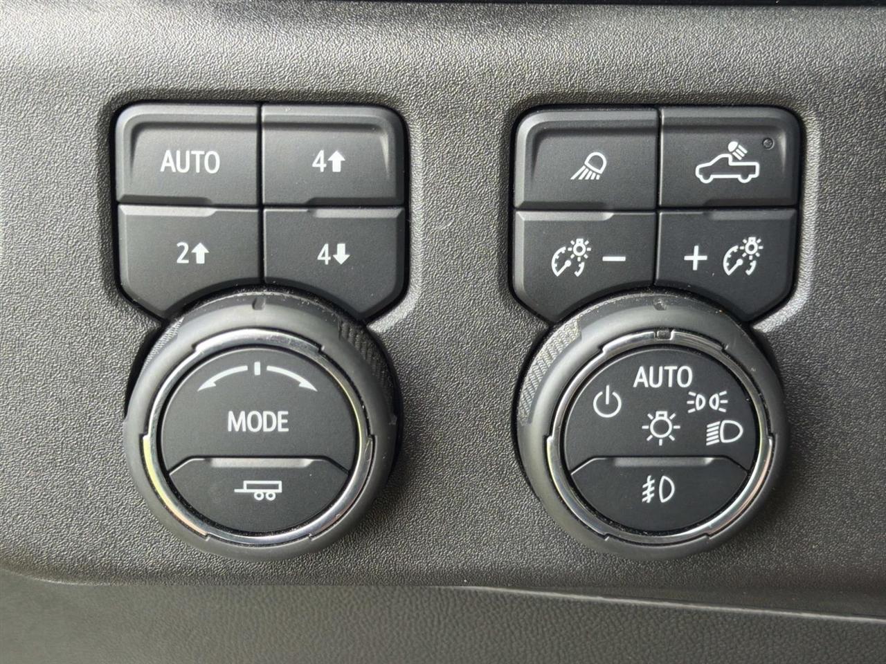 Chevrolet Silverado 3500HD 4WD Crew Cab 172" High Country 2024