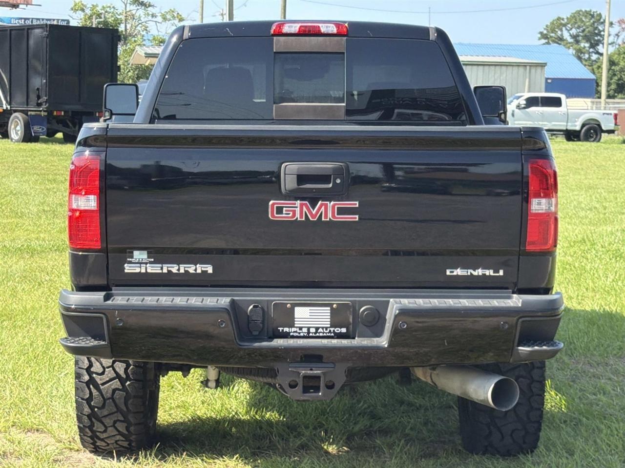 GMC Sierra 2500HD 4WD Crew Cab 153.7" Denali 2017