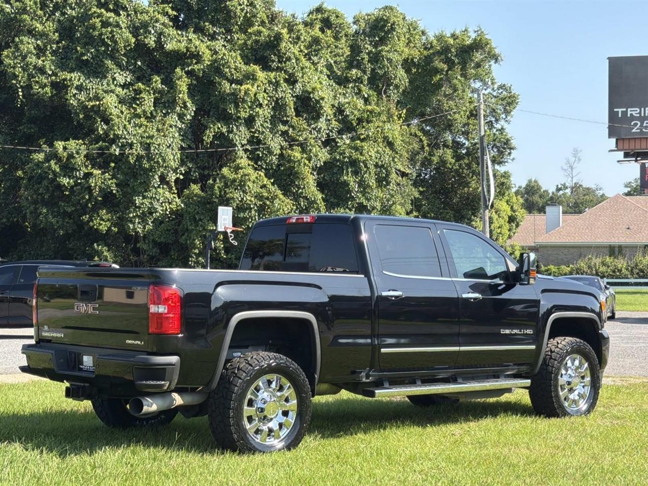 GMC Sierra 2500HD 4WD Crew Cab 153.7" Denali 2017