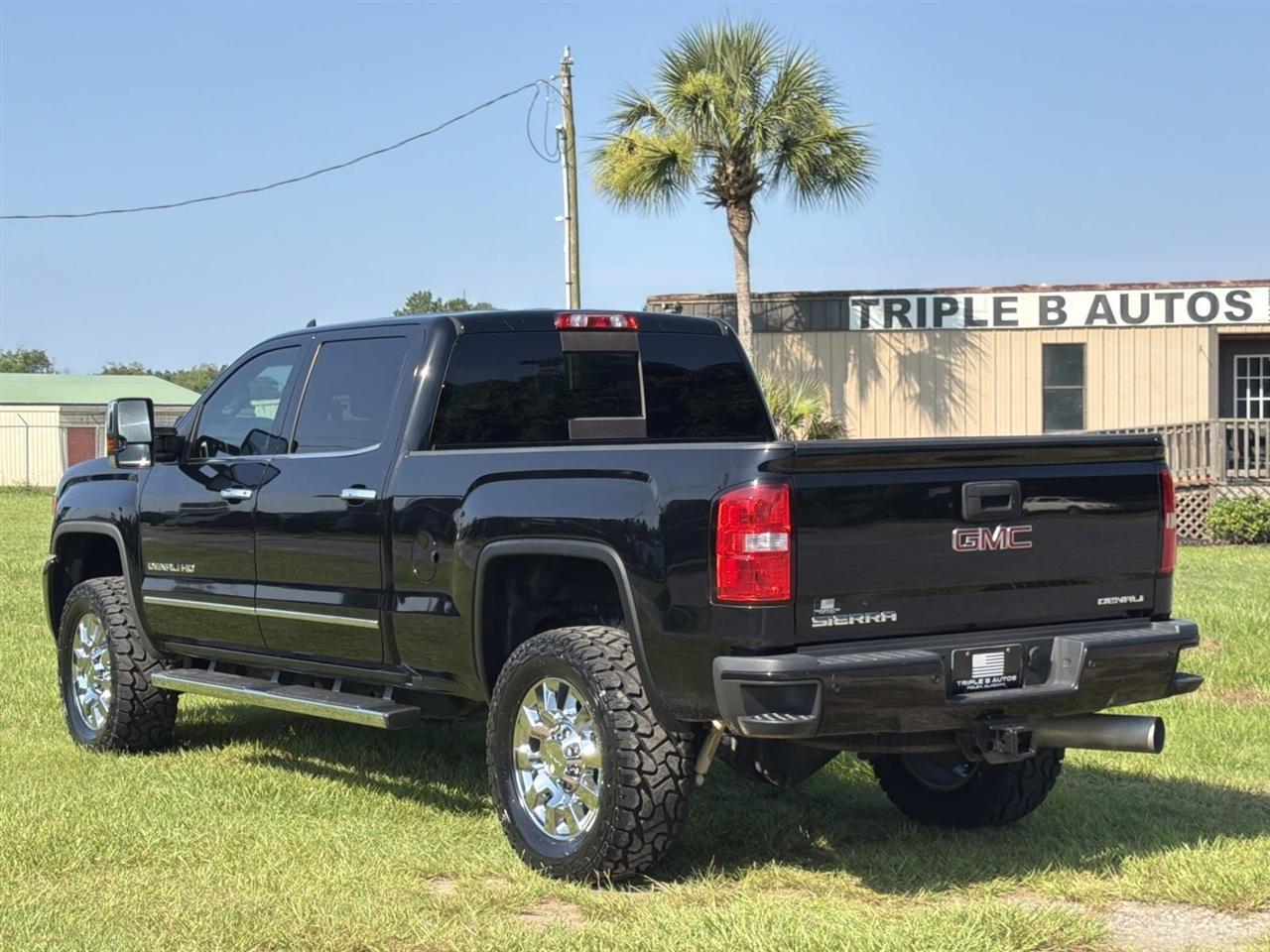 GMC Sierra 2500HD 4WD Crew Cab 153.7" Denali 2017