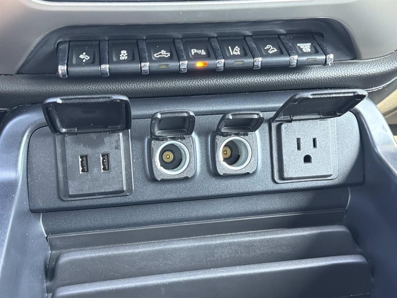 GMC Sierra 2500HD 4WD Crew Cab 153.7" Denali 2017