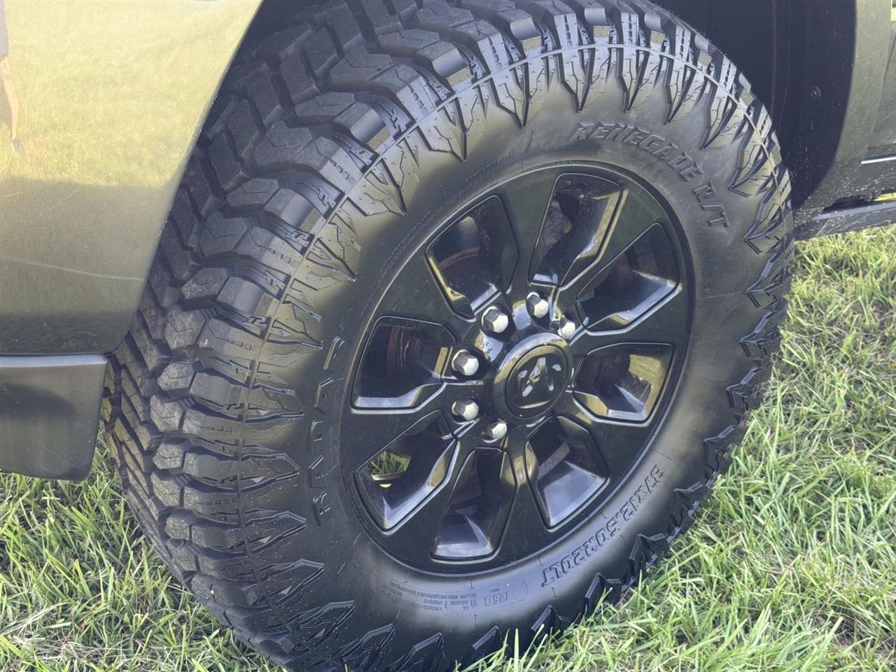 RAM 2500 Limited 4x4 Mega Cab 6'4" Box 2022