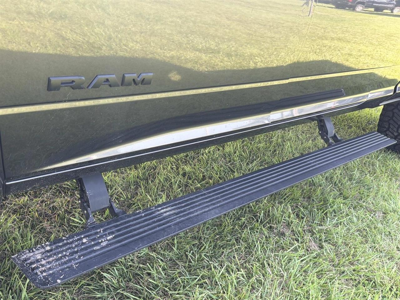 RAM 2500 Limited 4x4 Mega Cab 6'4" Box 2022