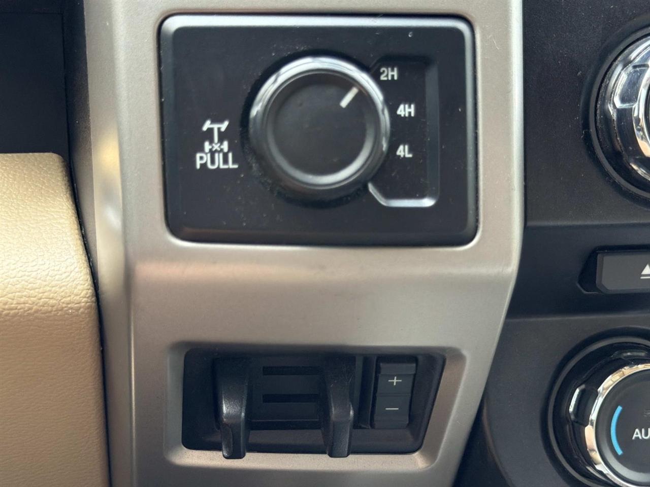 Ford Super Duty F-250 SRW King Ranch 4WD Crew Cab 8' Box 2018