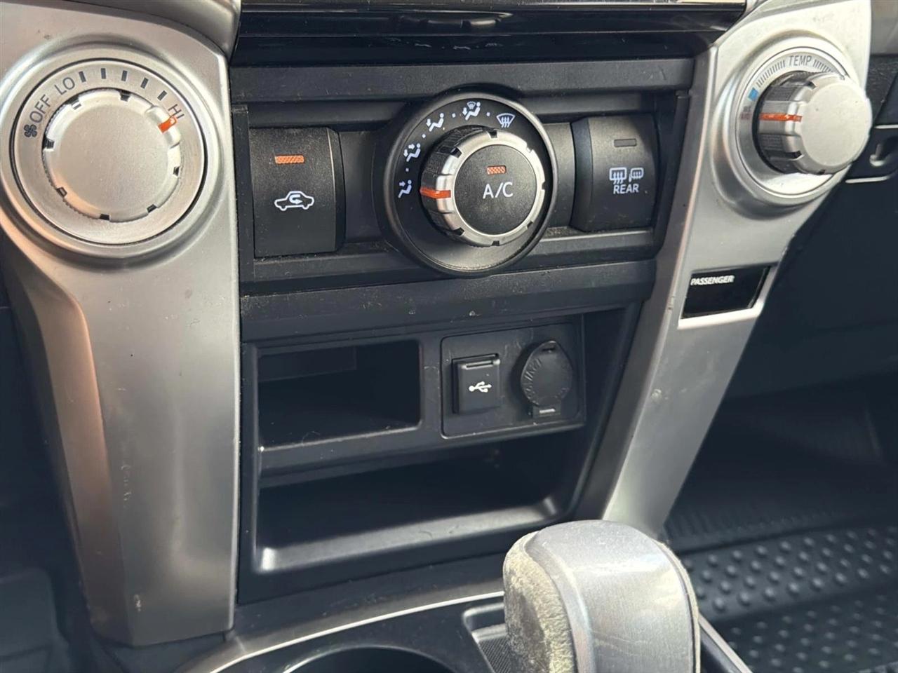 Toyota 4Runner SR5 2WD (Natl) 2022