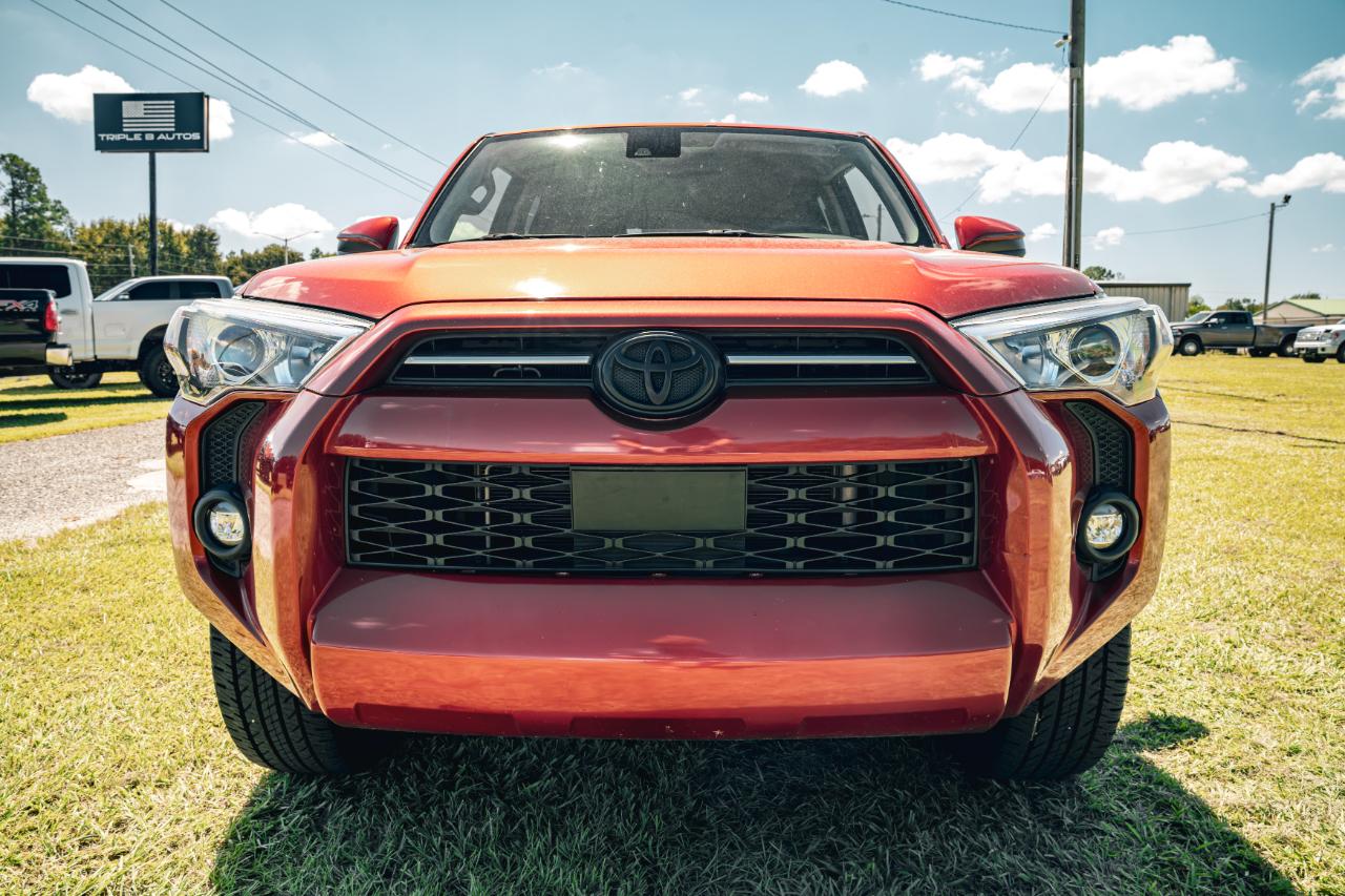 Toyota 4Runner SR5 2WD (Natl) 2022