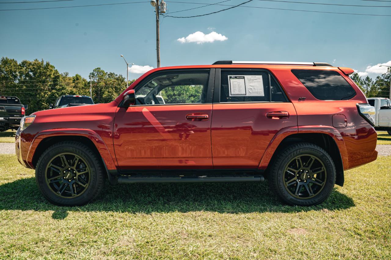 Toyota 4Runner SR5 2WD (Natl) 2022
