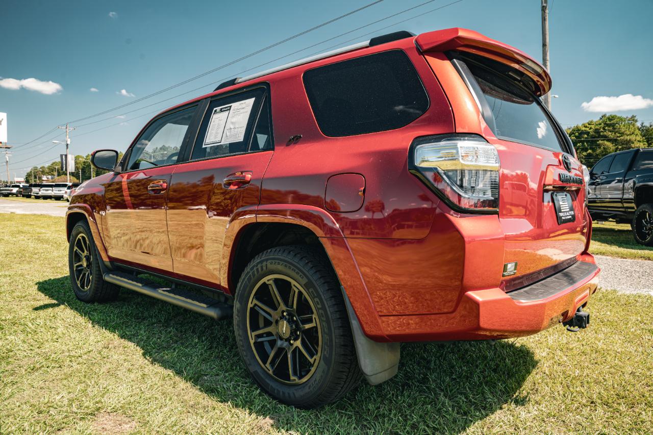 Toyota 4Runner SR5 2WD (Natl) 2022